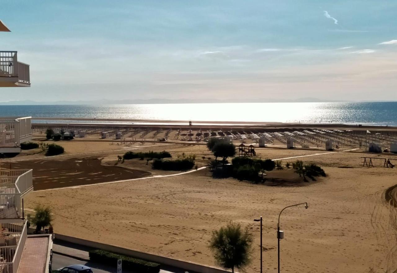 Hotel Benvenuto Каорле Екстериор снимка