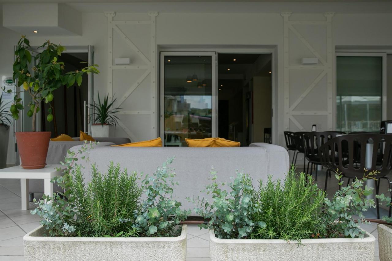 Hotel Benvenuto Каорле Екстериор снимка