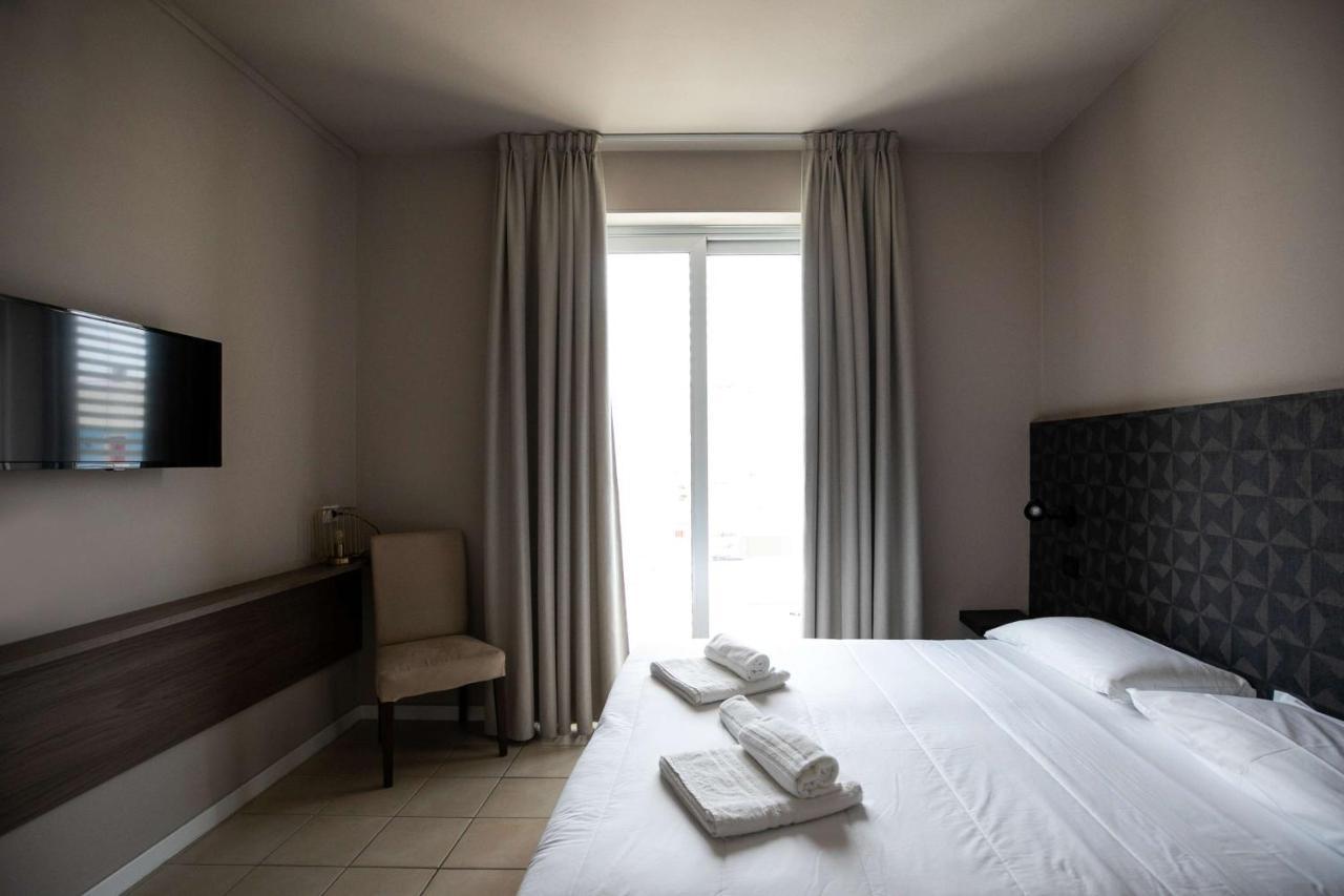Hotel Benvenuto Каорле Екстериор снимка