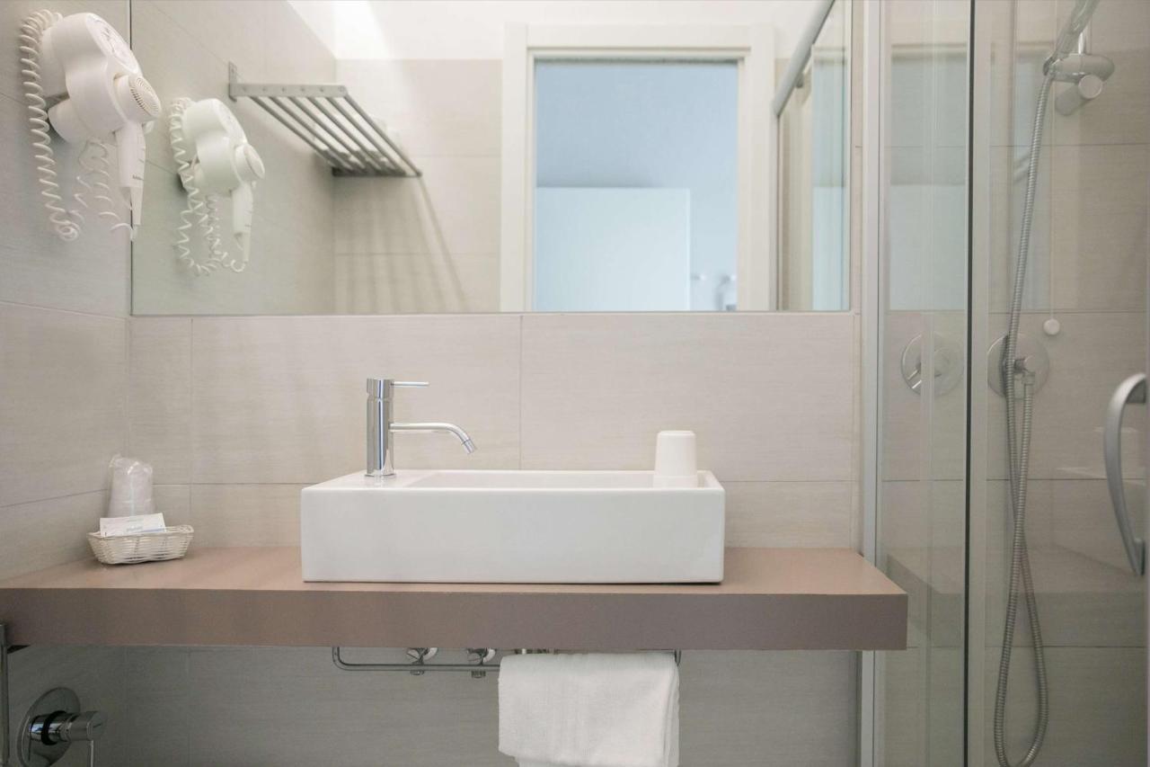 Hotel Benvenuto Каорле Екстериор снимка