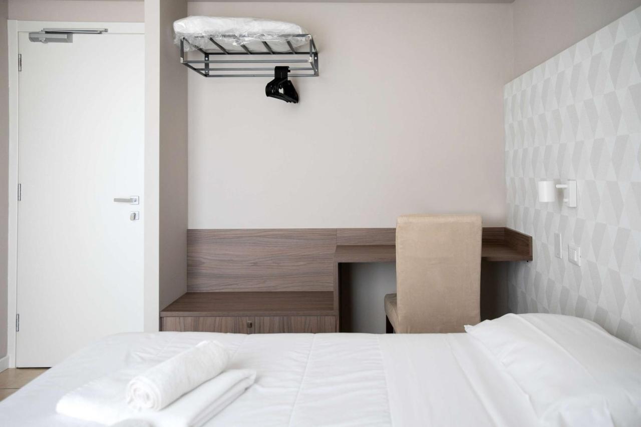 Hotel Benvenuto Каорле Екстериор снимка