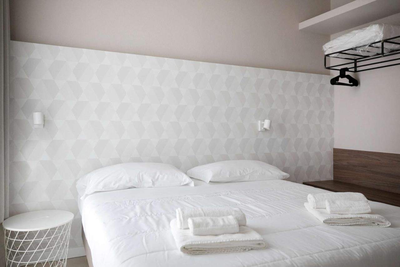 Hotel Benvenuto Каорле Екстериор снимка