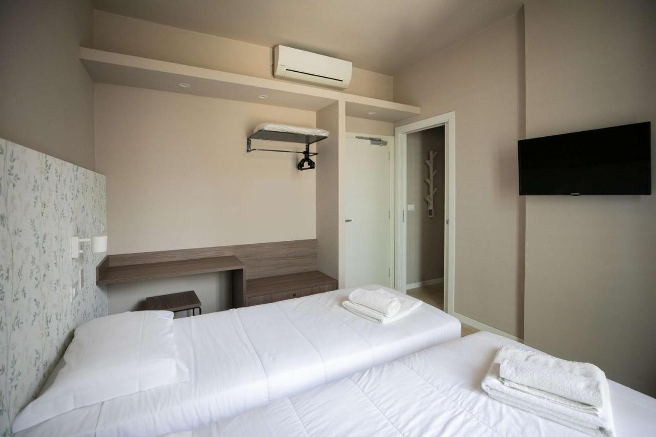 Hotel Benvenuto Каорле Екстериор снимка