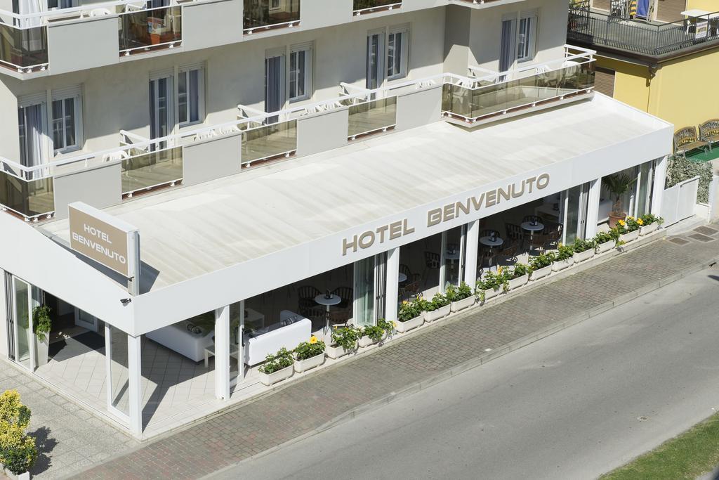 Hotel Benvenuto Каорле Екстериор снимка